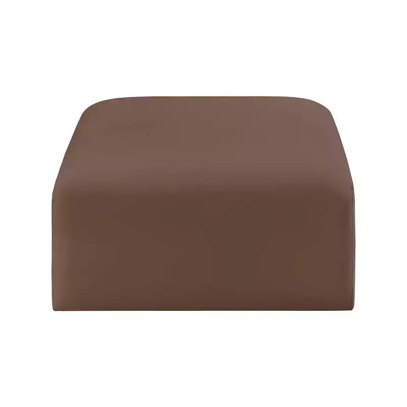 Pouf Arc in pelle vegana con trapuntatura a canale profondo e struttura in legno di eucalipto, nero