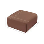 Pouf Arc in pelle vegana con trapuntatura a canale profondo e struttura in legno di eucalipto, nero