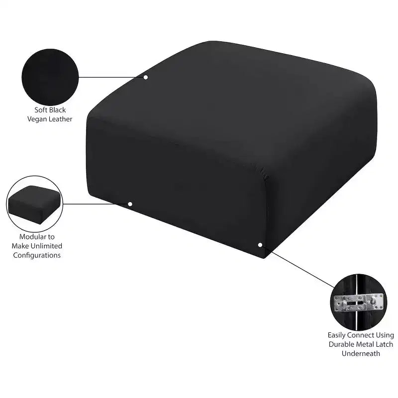 Pouf Arc in pelle vegana con trapuntatura a canale profondo e struttura in legno di eucalipto, nero