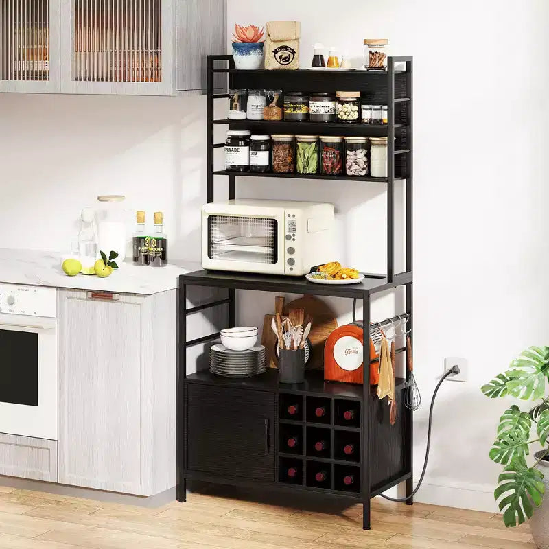 Scaffale da Cucina da 67 Pollici con Presa Elettrica, Mobile Bar per Caffè e Ganci a S, Marrone Rustico